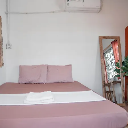 Sacred Lotus - Vegan Café X Hostel-3